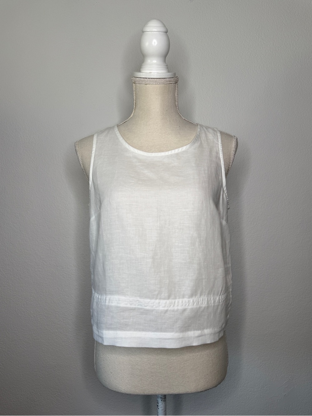 Banana Republic White Linen Cotton Sleeveless Button Back Top NWT Size S